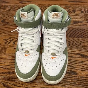 Nike Air Force 1 Mid QS